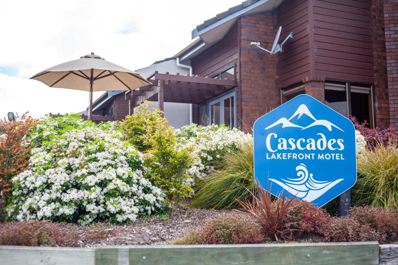 Cascades Lakefront Motel Tauposjön Exteriör bild Cascades Lakefront Hotel